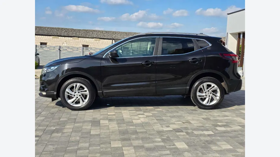 NISSAN Qashqai -