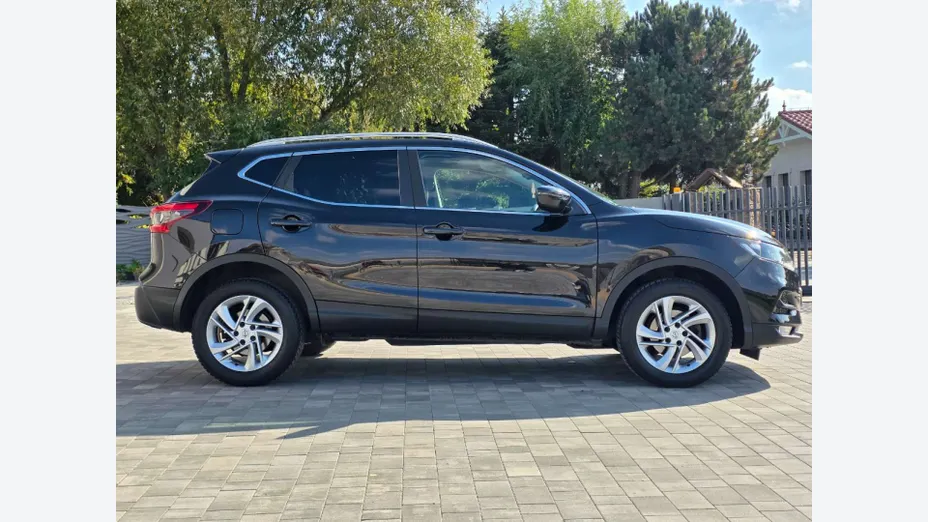 NISSAN Qashqai -