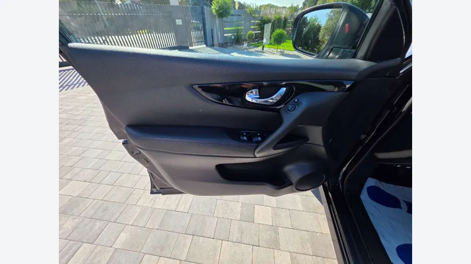 NISSAN Qashqai -