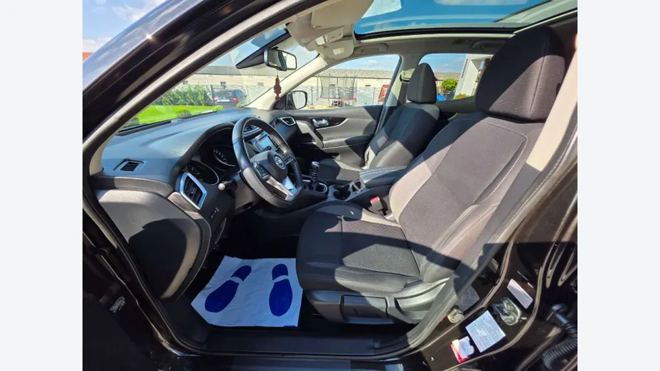 NISSAN Qashqai -