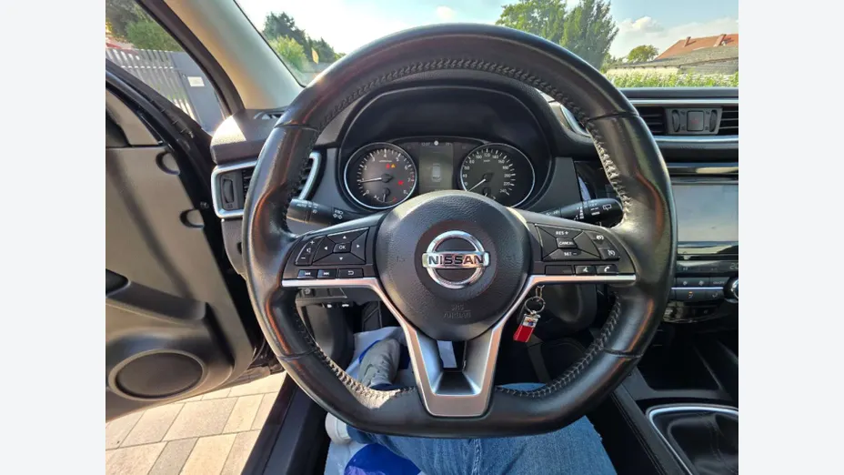 NISSAN Qashqai -