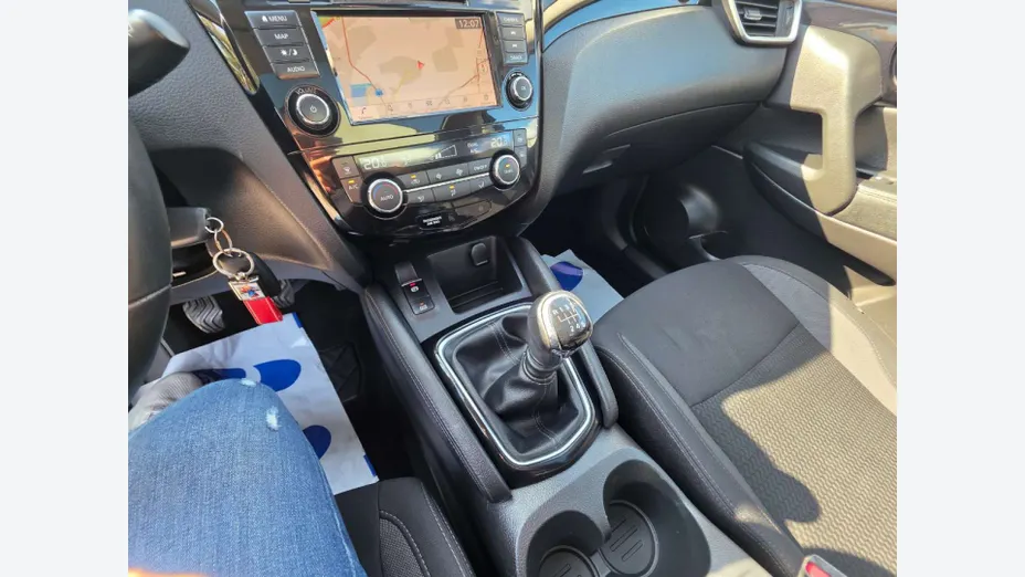 NISSAN Qashqai -