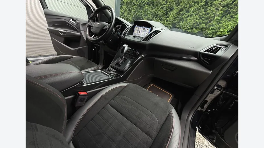 FORD Kuga -
