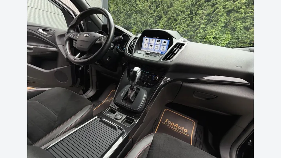 FORD Kuga -