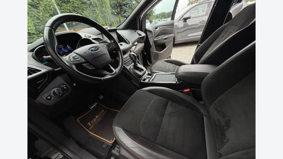 FORD Kuga -