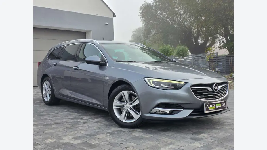 OPEL Insignia -