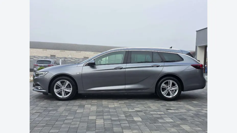 OPEL Insignia -