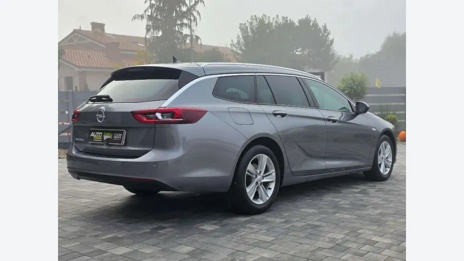 OPEL Insignia -