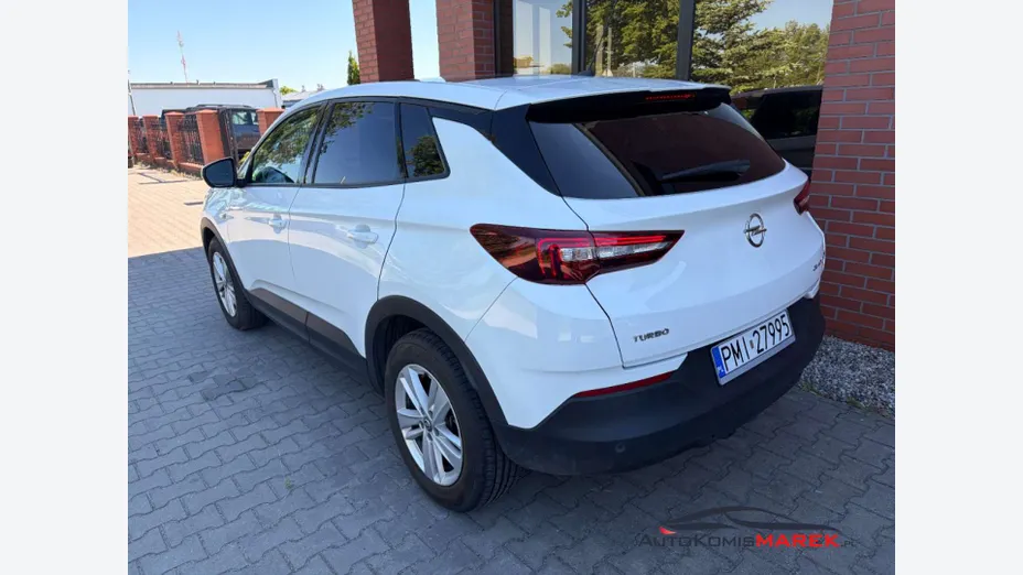 OPEL Grandland X -