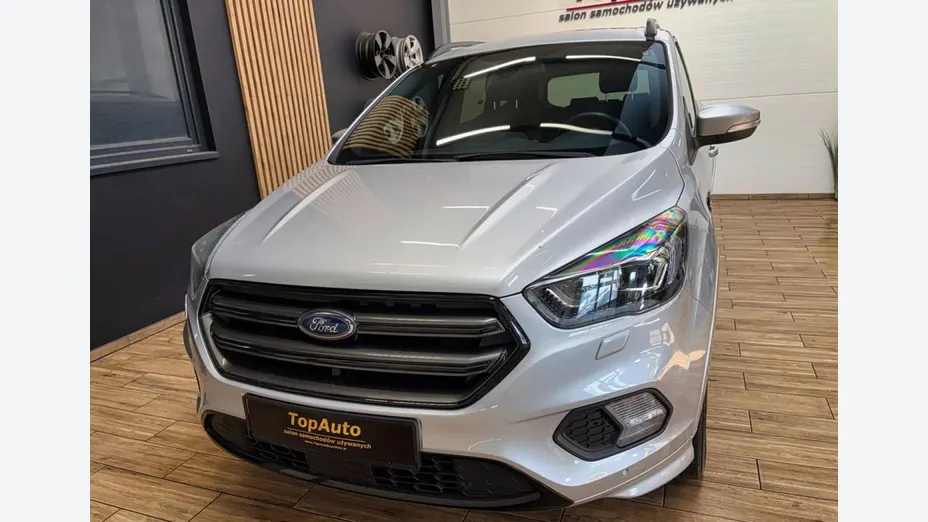 FORD Kuga -