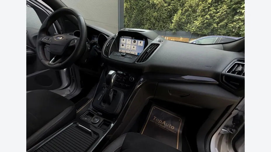 FORD Kuga -