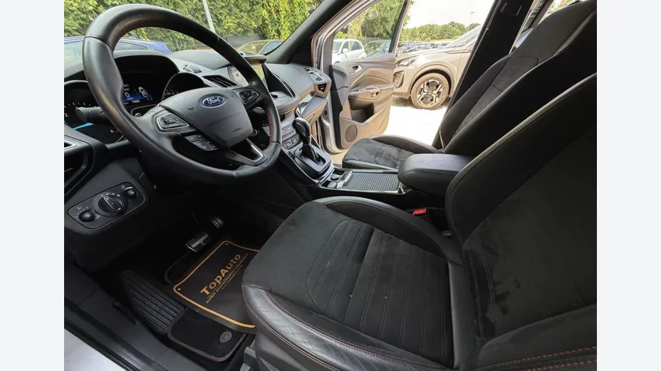 FORD Kuga -