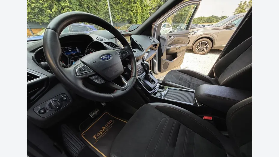 FORD Kuga -