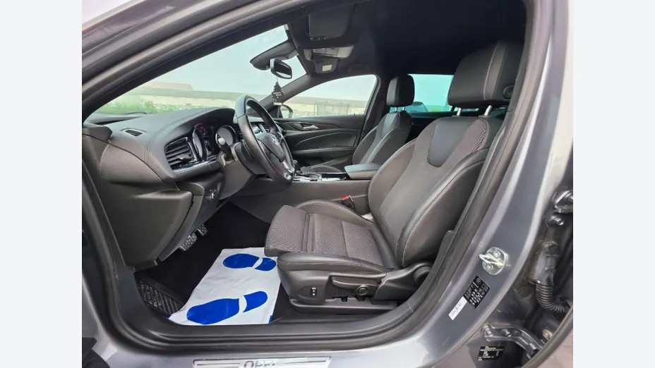 OPEL Insignia -