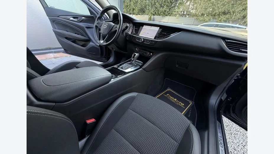OPEL Insignia -