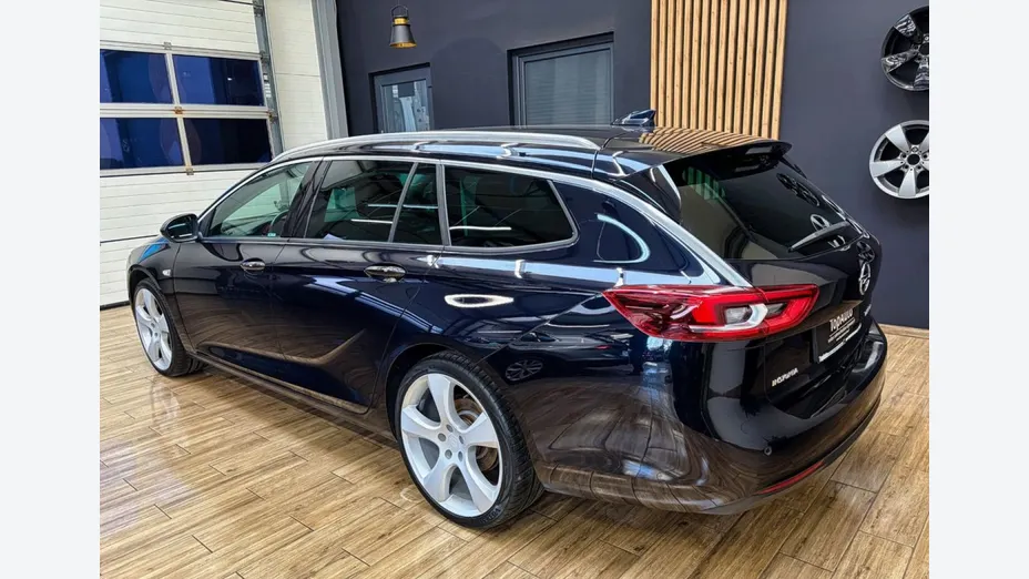 OPEL Insignia -