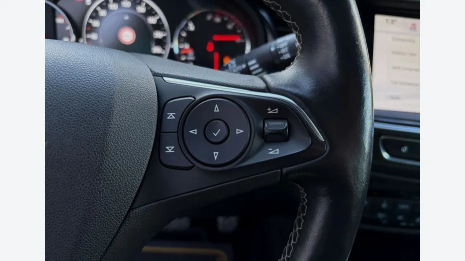 OPEL Insignia -