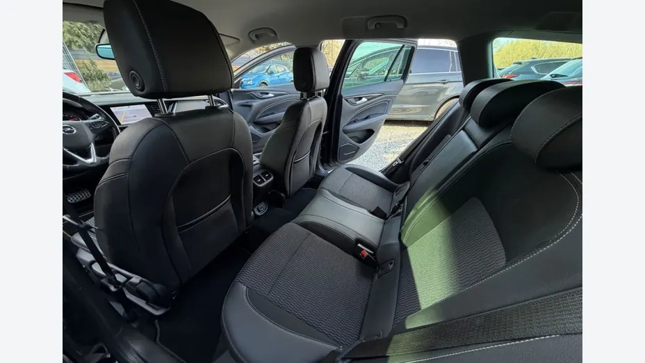 OPEL Insignia -