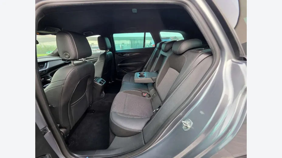 OPEL Insignia -