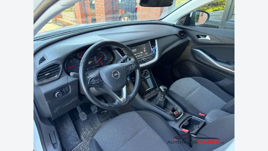 OPEL Grandland X -