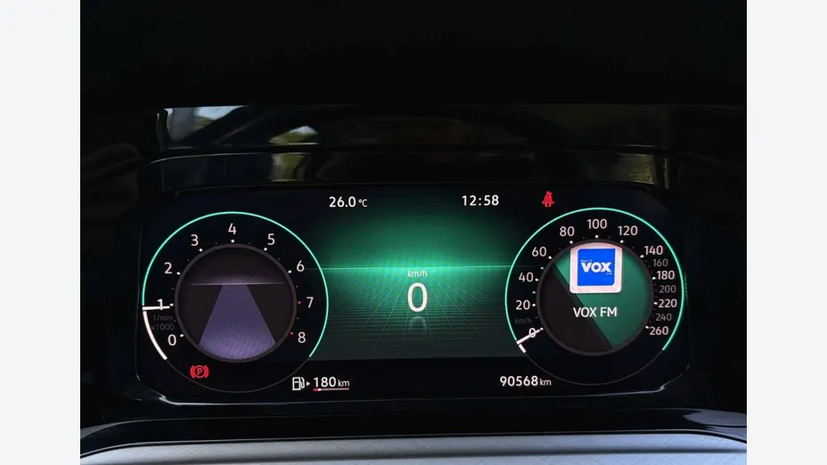 VOLKSWAGEN Golf -