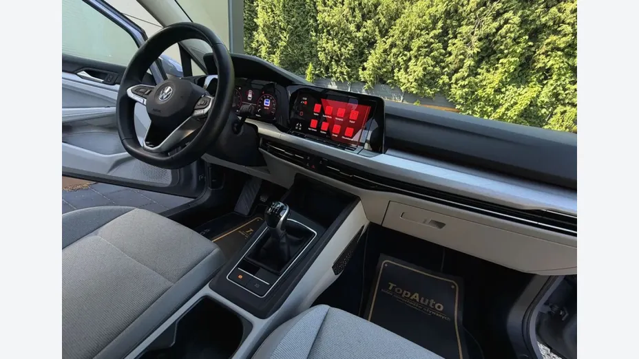 VOLKSWAGEN Golf -