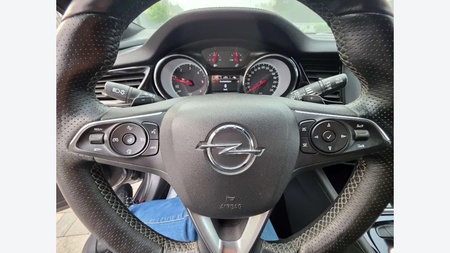 OPEL Insignia -