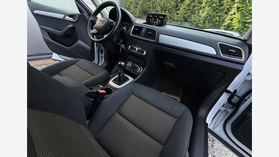 AUDI Q3 -