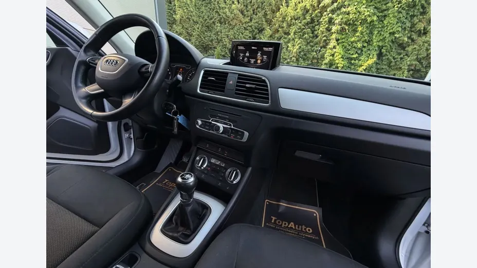 AUDI Q3 -