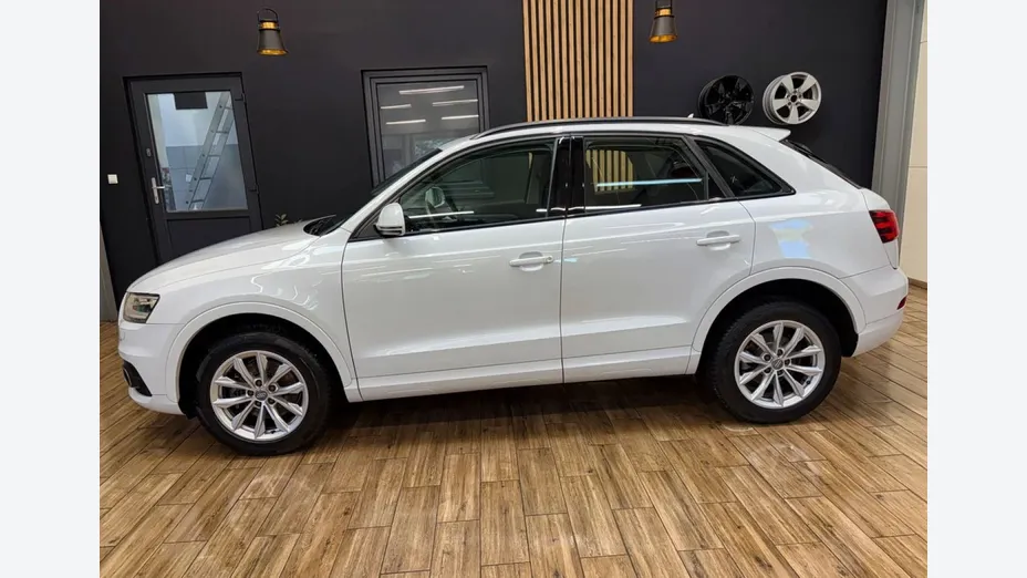 AUDI Q3 -