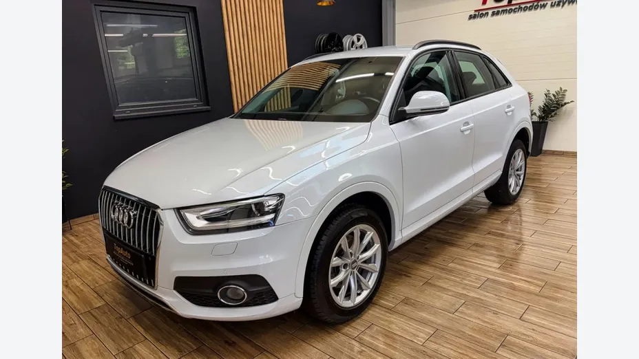 AUDI Q3 -