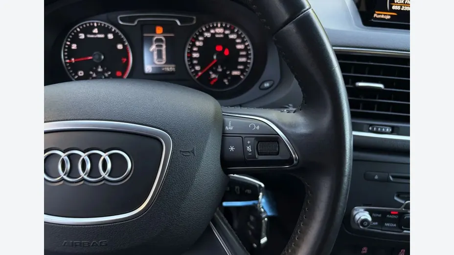 AUDI Q3 -