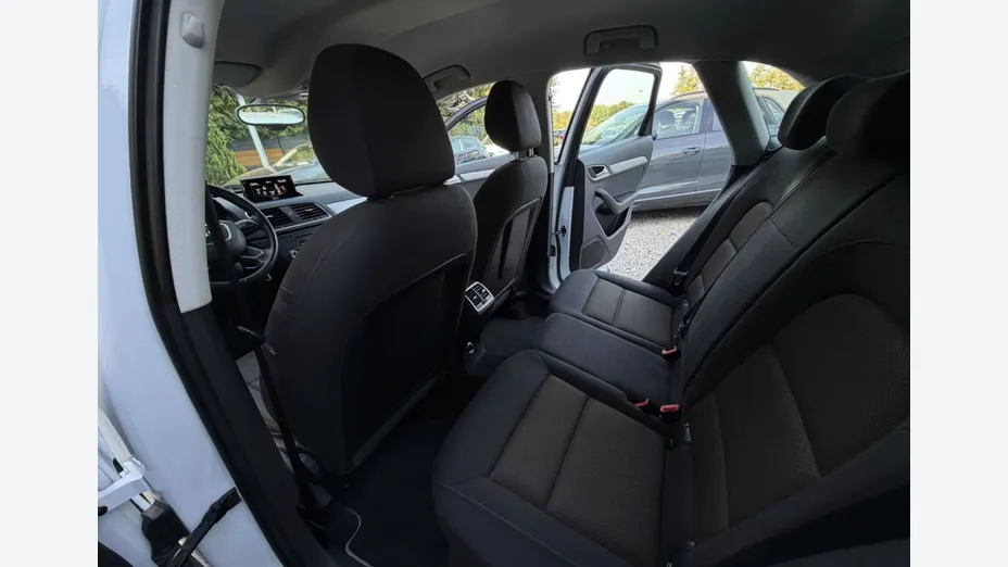 AUDI Q3 -
