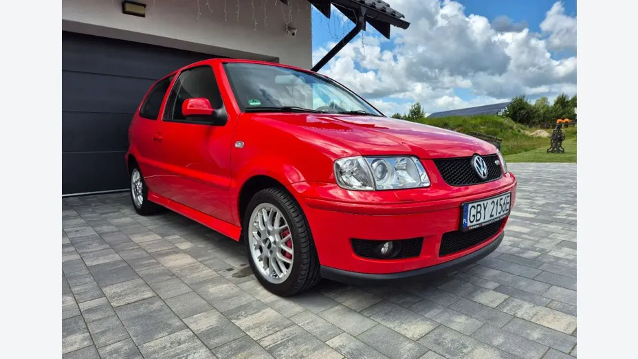 VOLKSWAGEN Polo -