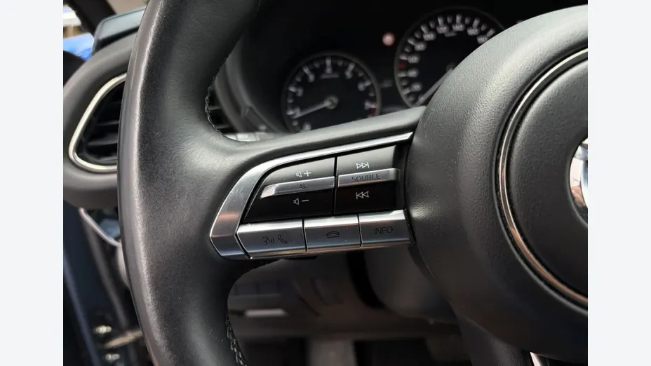 MAZDA CX-30 -