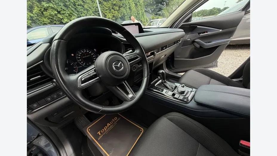 MAZDA CX-30 -