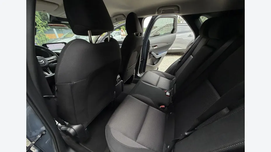 MAZDA CX-30 -