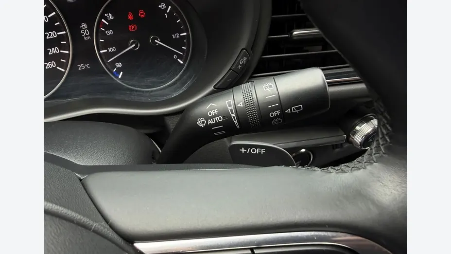 MAZDA CX-30 -
