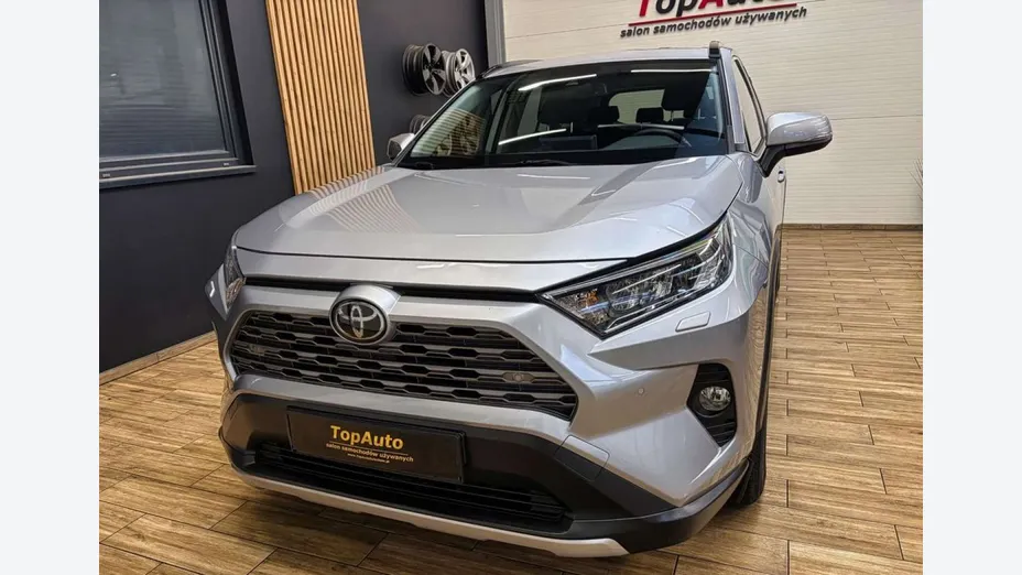 TOYOTA RAV4 -