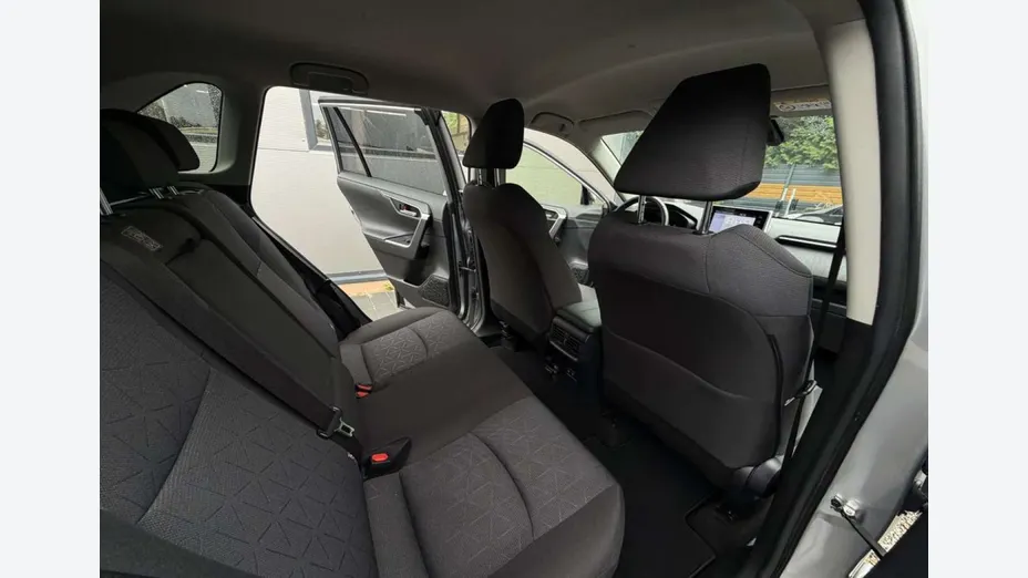 TOYOTA RAV4 -