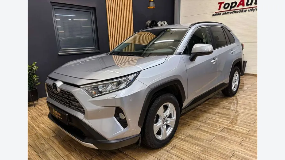 TOYOTA RAV4 -