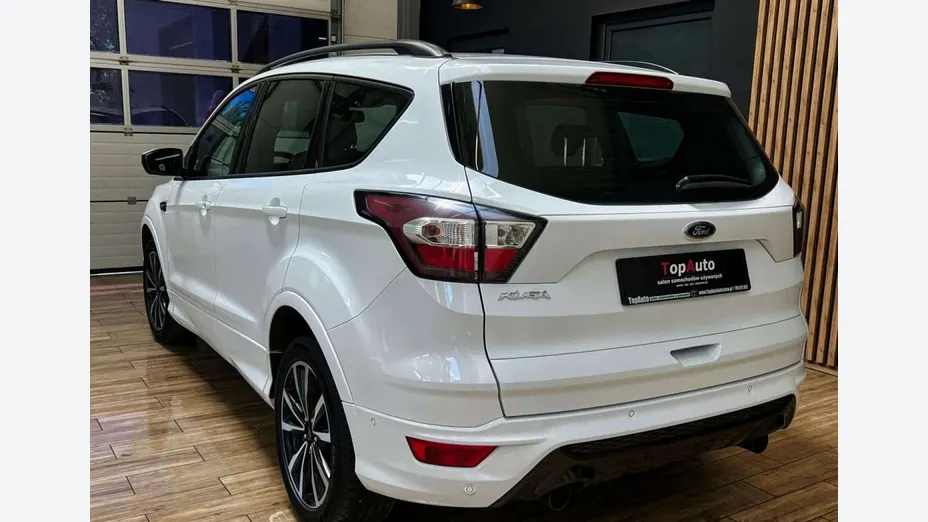 FORD Kuga -