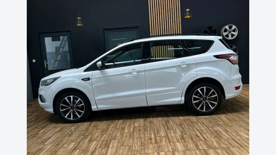 FORD Kuga -