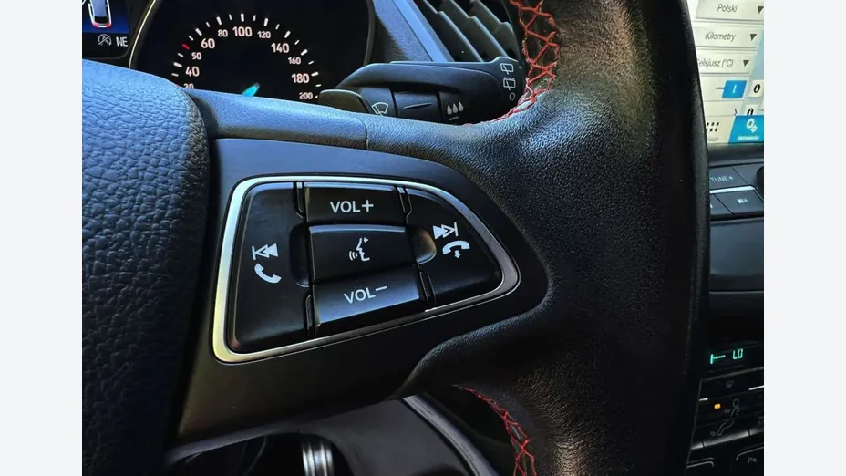 FORD Kuga -