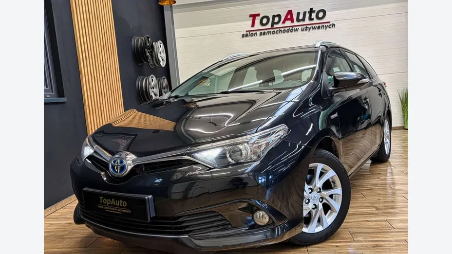 TOYOTA Auris -