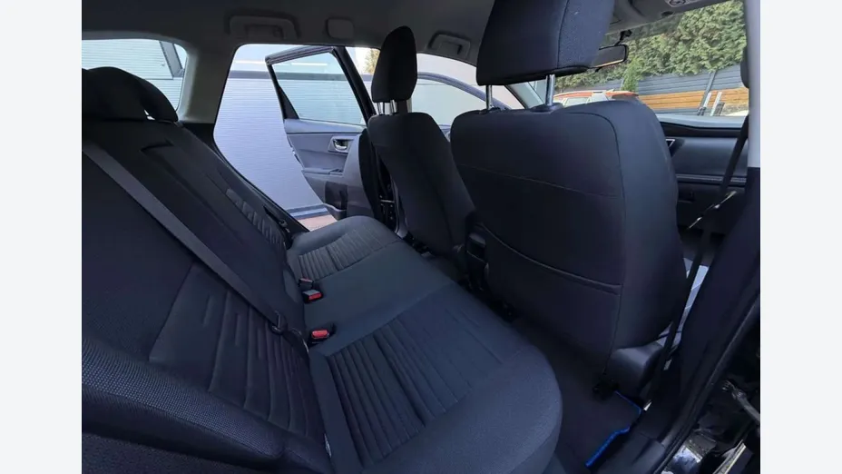 TOYOTA Auris -