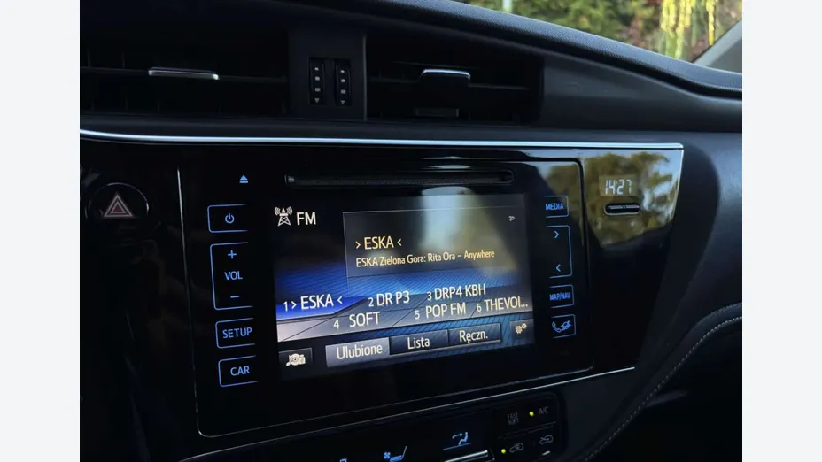 TOYOTA Auris -