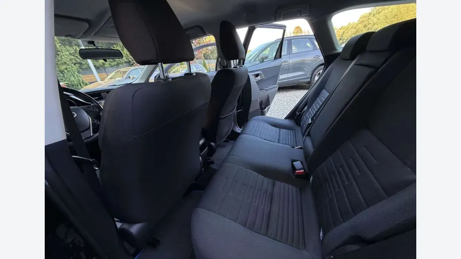 TOYOTA Auris -