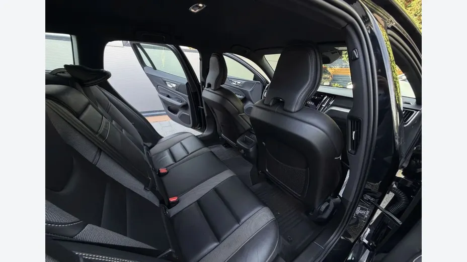 VOLVO V60 -
