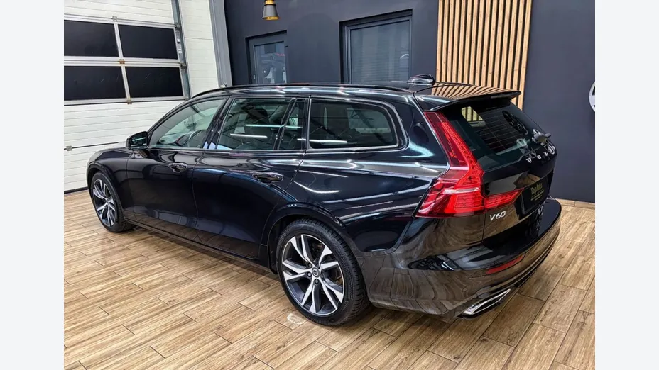 VOLVO V60 -